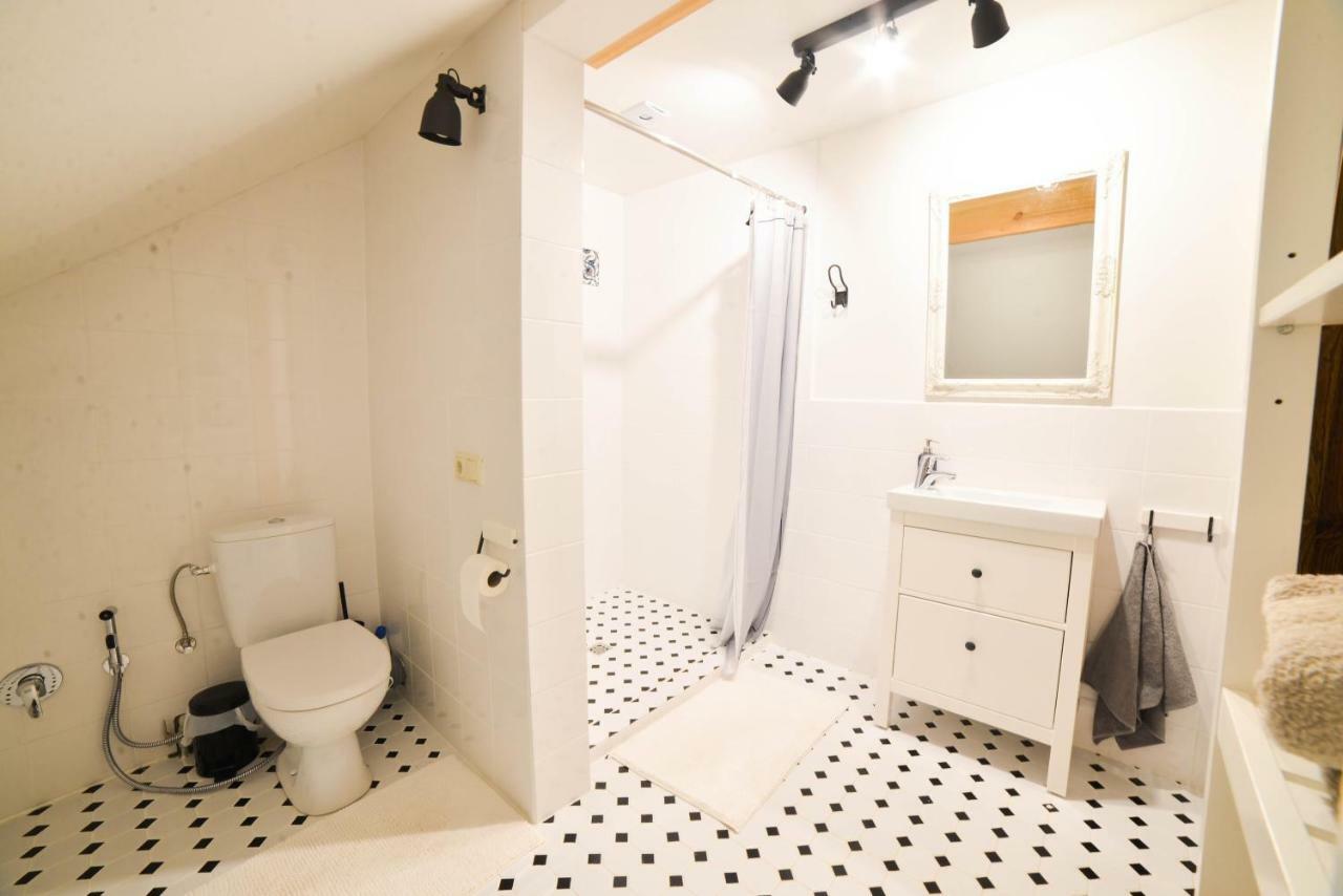 Appartement Bear Manor Lacu Muizina à Pāle Extérieur photo