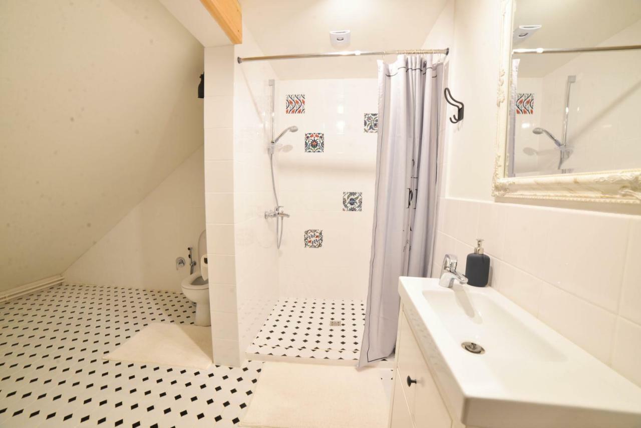 Appartement Bear Manor Lacu Muizina à Pāle Extérieur photo